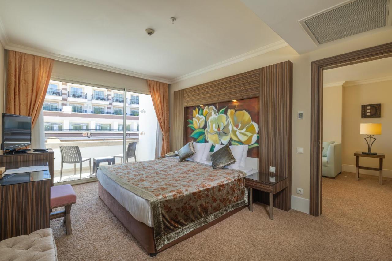 Queen Suite,1499159800:JPEG